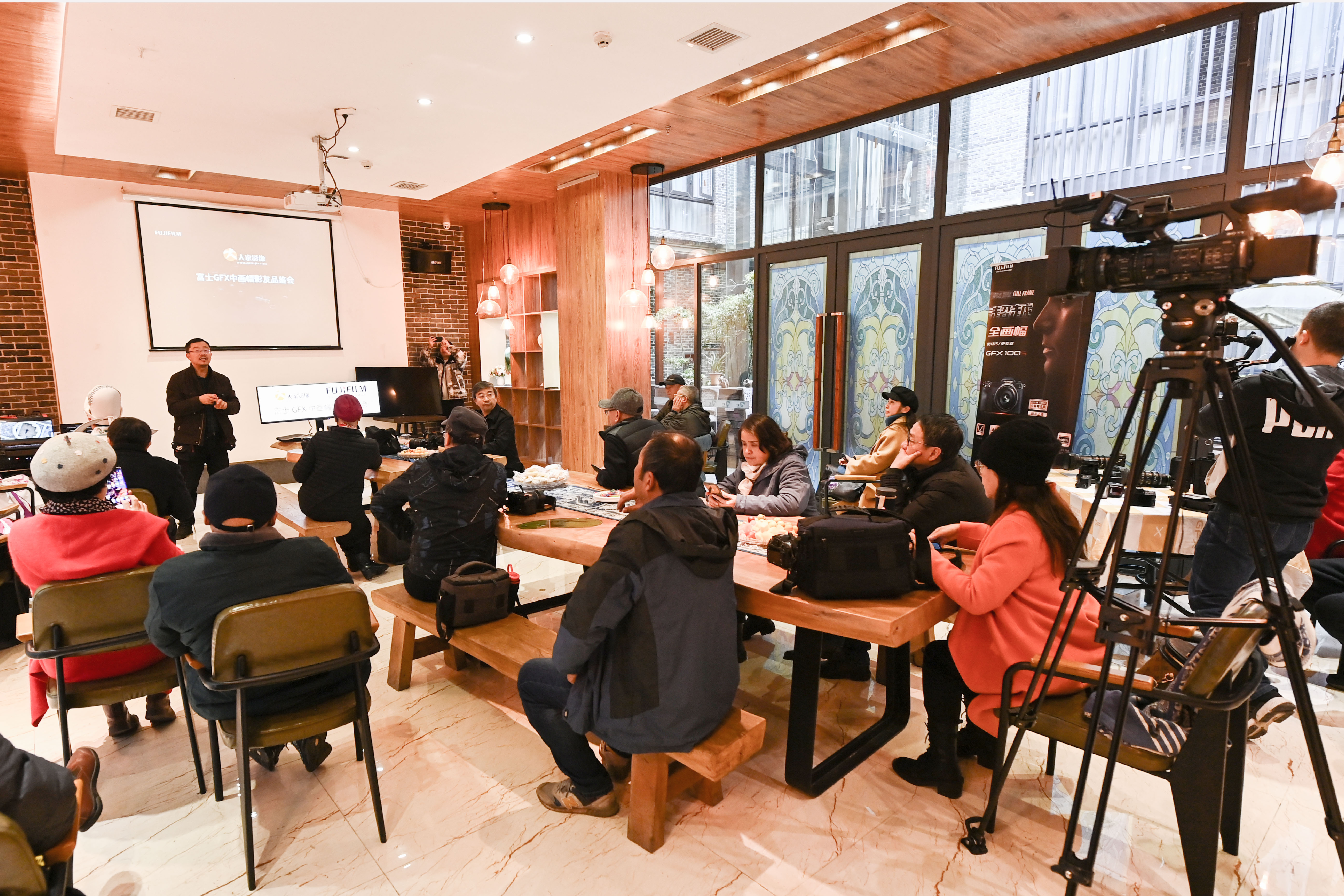 placeholder image sq