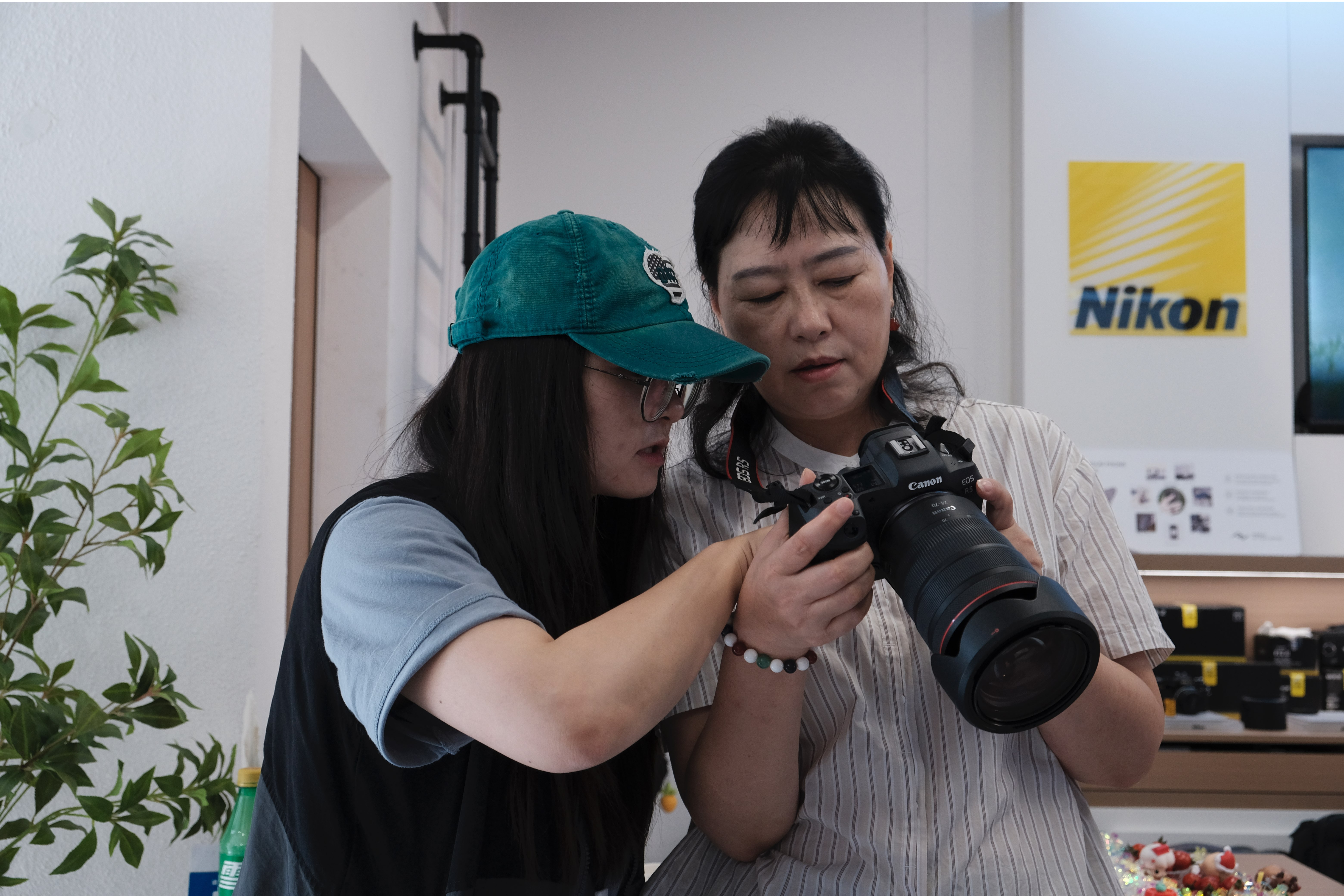 placeholder image sq